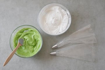 Arbolitos de merengue en palito: paso 2
