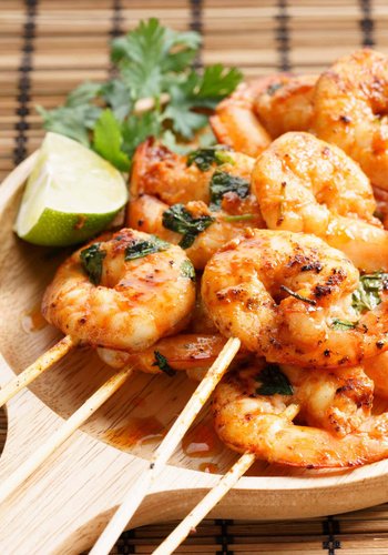 Receta Brochetas de gambas picantes