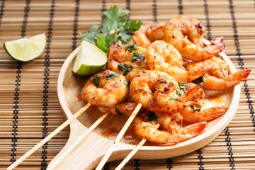 Receta Brochetas de gambas picantes