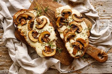 Receta Bruschettas de queso y champiñones