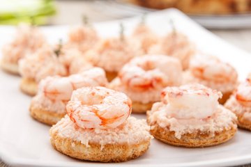 Receta Canapés de gambas y crema de salmón