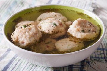 Receta Canederli (albóndigas de pan y speck)