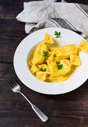 Receta Caramelle de ricotta y espinacas (pasta fresca rellena)