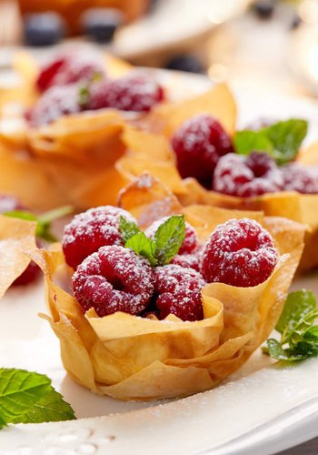 Receta Cestitas de pasta filo con crema de mascarpone y frambuesas