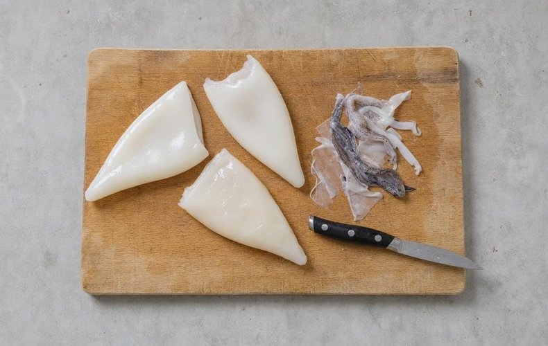 Cestitas de alcachofa con ensalada de marisco: paso 1