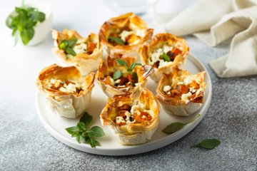 Receta Cestitas de pasta filo con calabaza, speck y taleggio