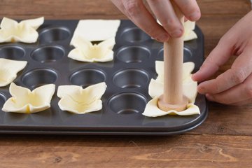 Receta de cestitas de hojaldre con cebolla caramelizada 2