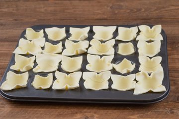 Receta de cestitas de hojaldre con cebolla caramelizada 3