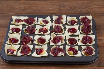 Receta de cestitas de hojaldre con cebolla caramelizada 6