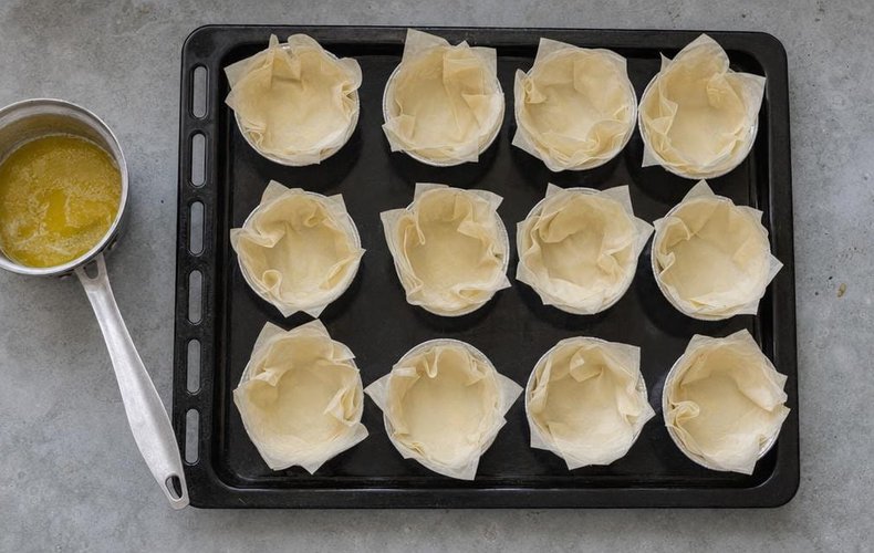 Cestitas de pasta filo con crema de mascarpone y frambuesas: paso 1