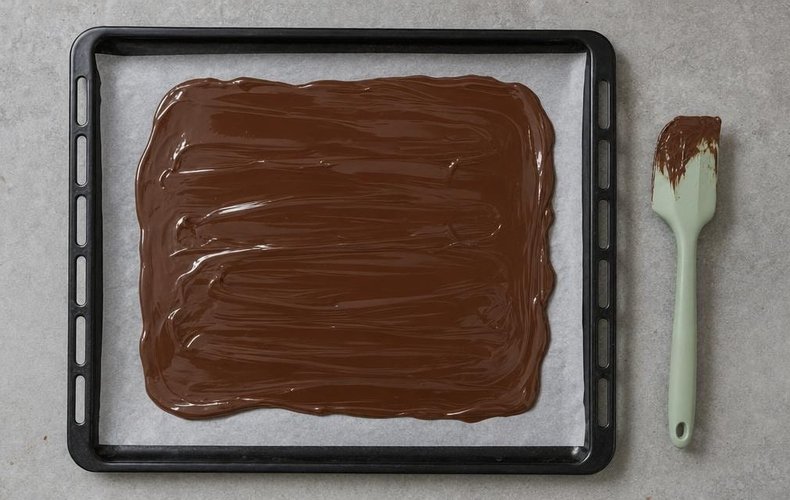 Chocolate bark con frutos secos y frutos rojos: paso 2