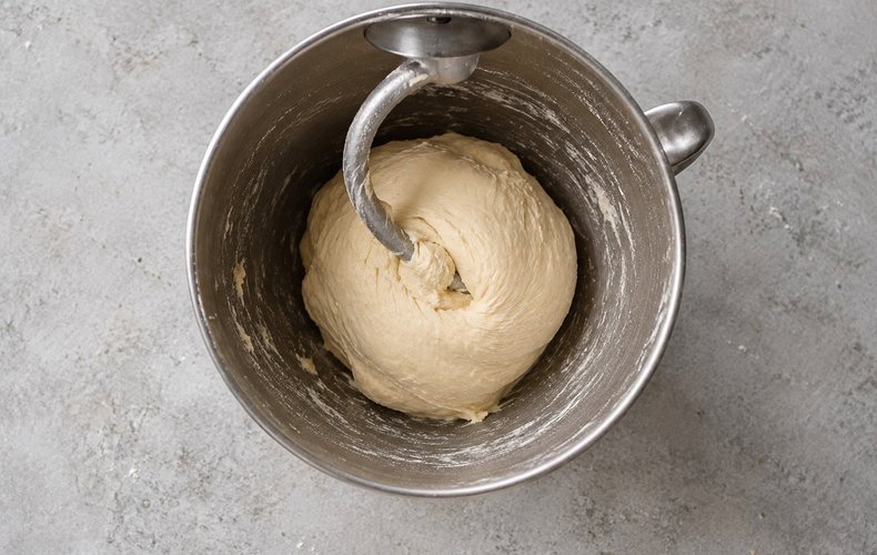 Corona de pan con pesto: paso 2