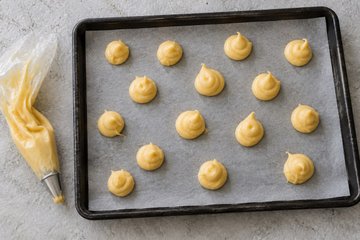 Croquembouche, torre de profiteroles: paso 3