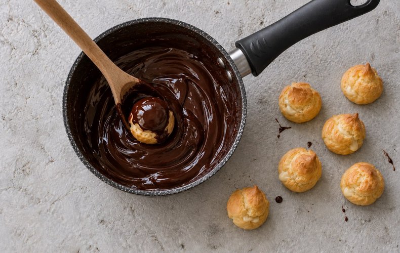 Croquembouche, torre de profiteroles: paso 6