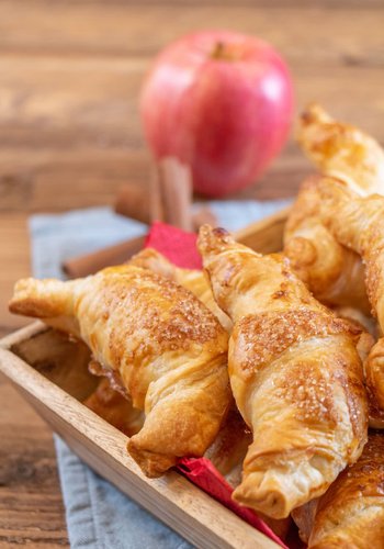 Receta Cruasanes rapidísimos de manzana y canela