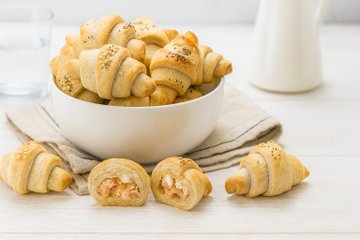 Receta Cruasanes de hojaldre con salmón