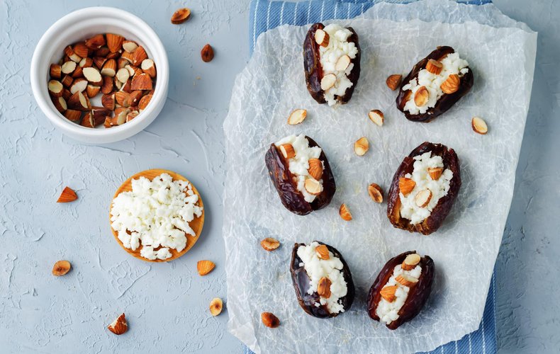 Receta de dátiles rellenos de ricotta y almendras