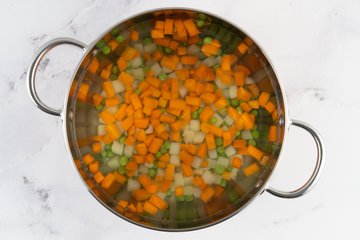 Preparación de la ensaladilla rusa: foto 3