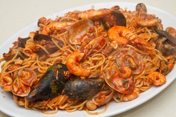 Receta Espaguetis allo scoglio (con marisco)