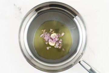 Preparación de las espinacas con mantequilla y queso: foto 1