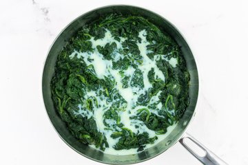 Preparación de las espinacas con mantequilla y queso: foto 7