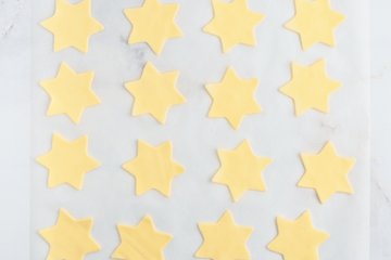 Preparación de las estrellas de hojaldre rellenas