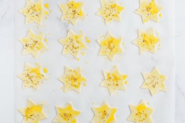 Preparación de las estrellas de hojaldre rellenas