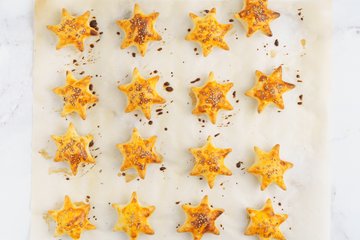 Preparación de las estrellas de hojaldre rellenas