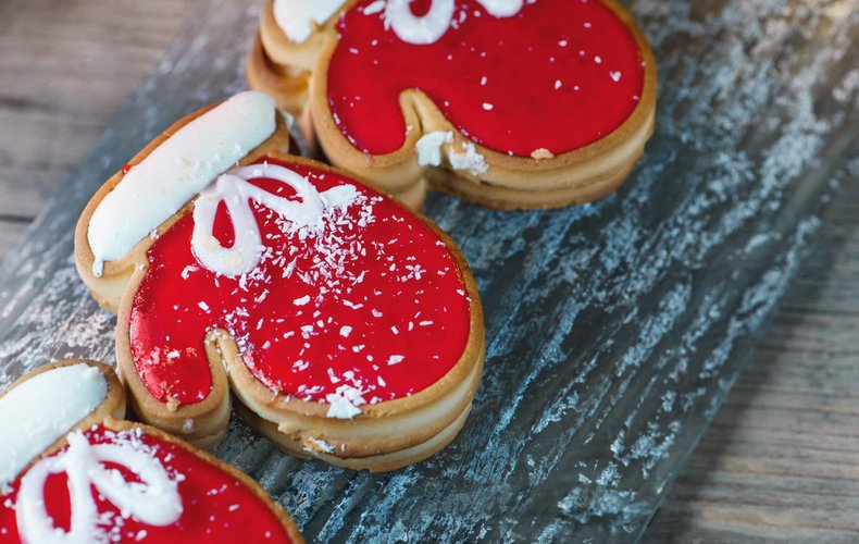 Galletas de masa quebrada con forma de guante de Papá Noel