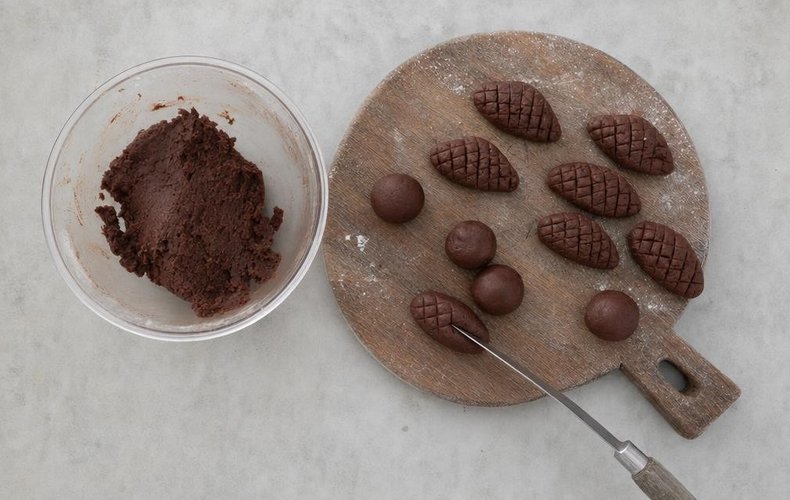 Galletas con forma de piña de pino: paso 6