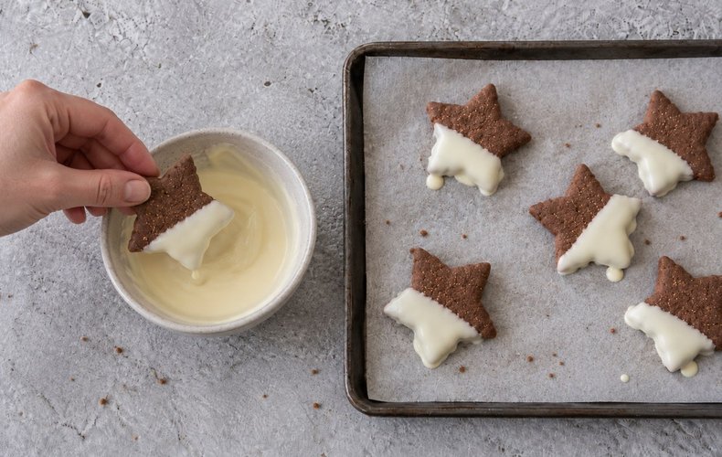 Galletas de masa quebrada de cacao y avellanas: paso 6