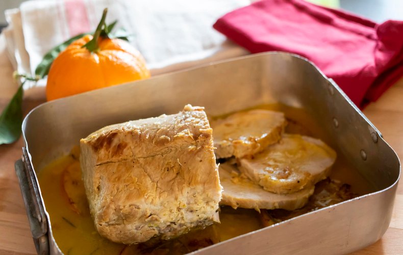 Lomo de cerdo a la naranja en la sartén