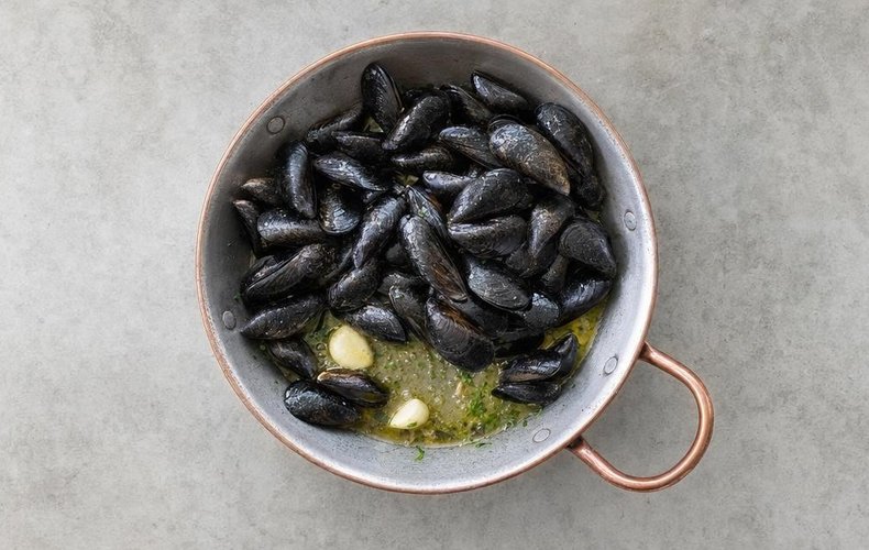 Mejillones a la marinera italiana: paso 2