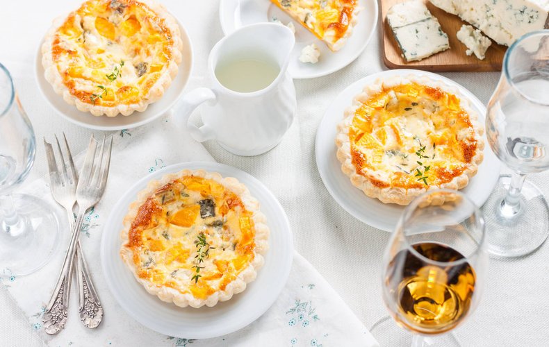 Mini tartas saladas de hojaldre con calabaza y gorgonzola