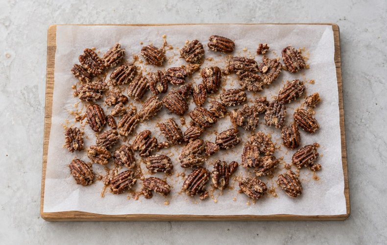 Nueces pecanas caramelizadas: paso 3