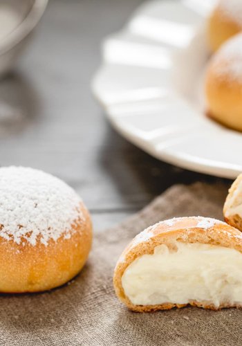 Receta Nuvole di Napoli (bollos napolitanos rellenos de crema)