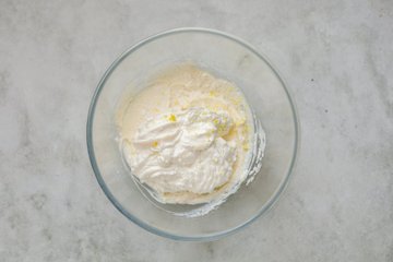 Nuvole di Napoli: crema de ricotta con nata montada