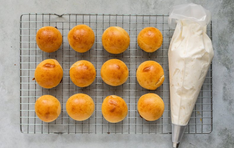 Nuvole di Napoli: bollos horneados rellenos por la base