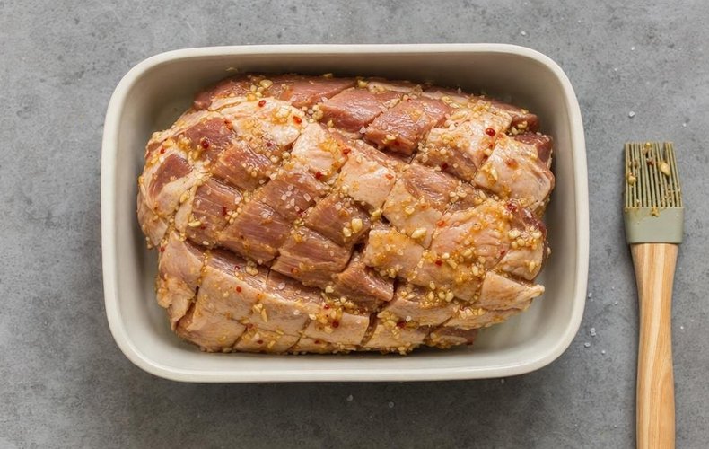 Paleta de cerdo al horno a baja temperatura: paso 2
