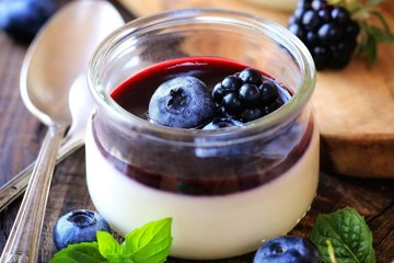 Receta Panna cotta con arándanos