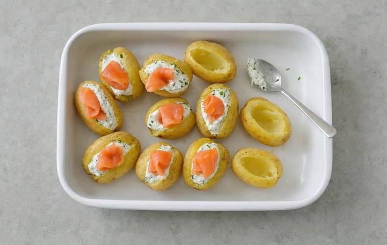 Patatas rellenas de salmón: paso 3