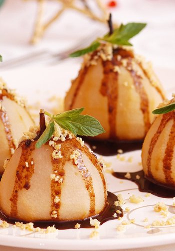 Receta Peras cocidas con salsa de caramelo y café