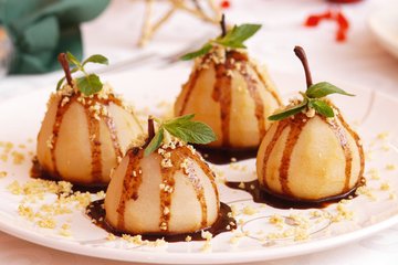Receta Peras cocidas con salsa de caramelo y café
