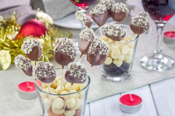 Receta Piruletas de fruta y chocolate