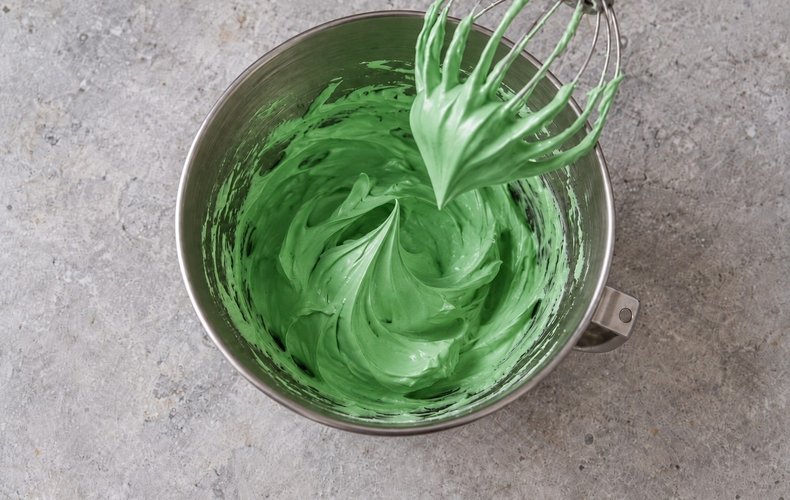 Arbolitos de Navidad de merengue: paso 2