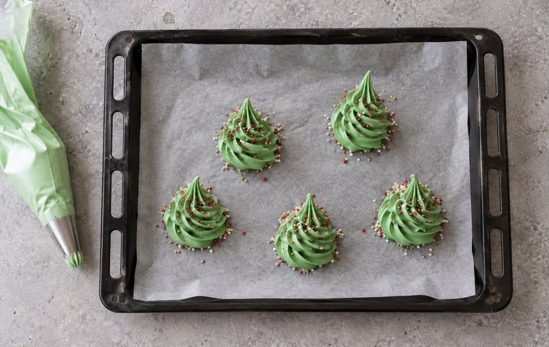 Arbolitos de Navidad de merengue: paso 4