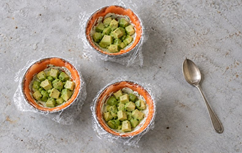 Cúpulas de salmón y aguacate: paso 5