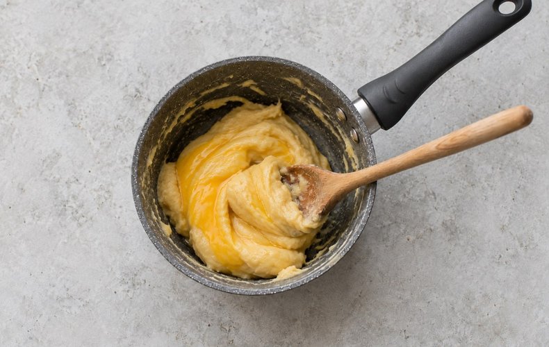 Profiteroles salados de aguacate y salmón: paso 2