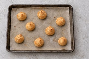 Profiteroles salados de aguacate y salmón: paso 3