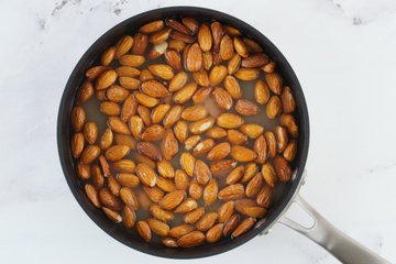 Preparación de las almendras garrapiñadas 5